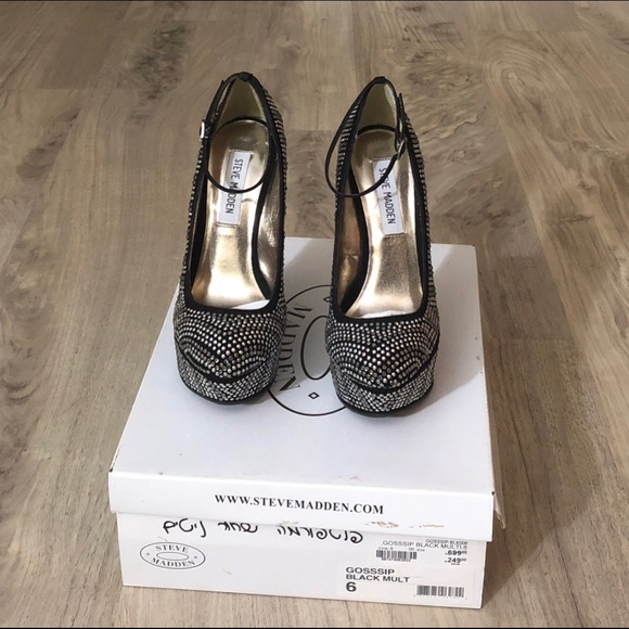 NWOT Steve Madden Gossip Pump with rhinestones. - Picture 8 of 9
